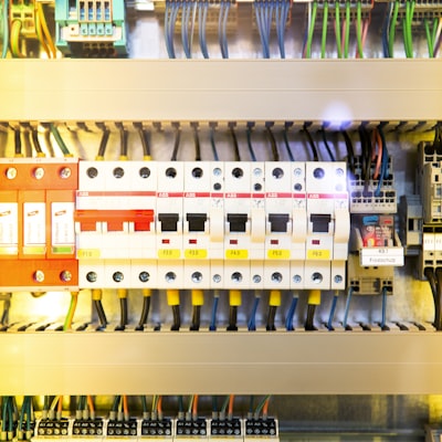 足球数据专家刘越在分析比赛统计数据